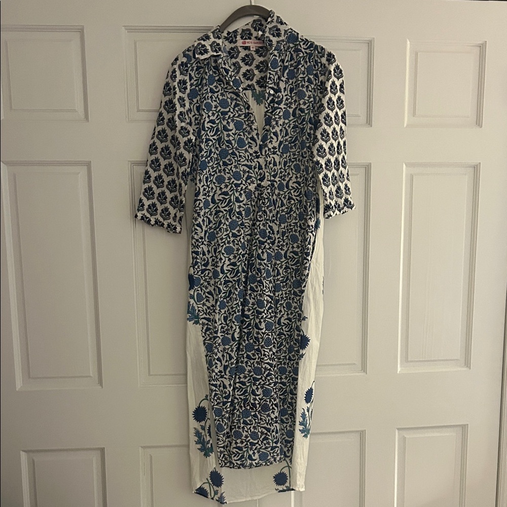 Ros Garden, Blue and White Floral Women's Coverup